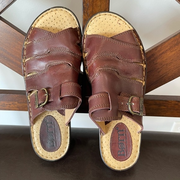 Born Leather sandals in a size 9 slip on slide on brown leather walking dresses - Picture 3 of 17